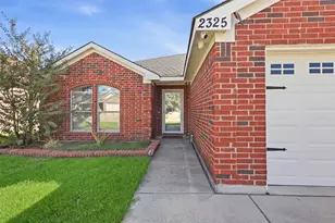 2325 Wakecrest Dr, Fort Worth, TX 76108 - Photo 2