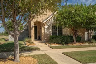 1008 10th St, Argyle, TX 76226 - Photo 2