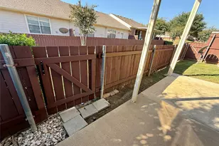 236 Bexar Dr, Lewisville, TX 75067 - Photo 34