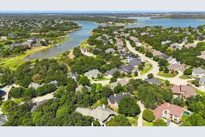 800 Oakwood Court, Highland Village, TX 75077 - Photo 38