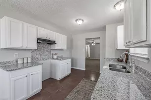 3750 Meadowbrook Dr, Fort Worth, TX 76103 - Photo 14