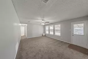 3750 Meadowbrook Dr, Fort Worth, TX 76103 - Photo 6