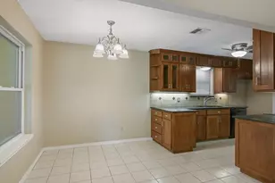 6410 Willow Springs Dr, Arlington, TX 76001 - Photo 6