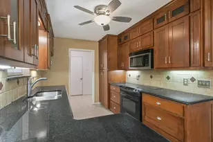 6410 Willow Springs Dr, Arlington, TX 76001 - Photo 10