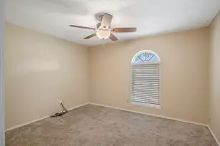 6410 Willow Springs Dr, Arlington, TX 76001 - Photo 18