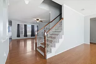 204 Newport Dr, Van Alstyne, TX 75495 - Photo 4