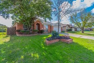 3913 Orlando Springs Dr, Fort Worth, TX 76123 - Photo 2