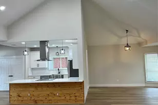 921 Meadowdale Rd, Arlington, TX 76017 - Photo 4