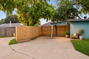 210 E Amberway Ln, Garland, TX 75040 - Photo 12