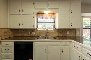 2617 Nantucket Ct, Bedford, TX 76022 - Photo 12