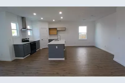 1700 E 10th Avenue, Corsicana, TX 75110 - Photo 10