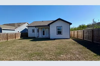 1700 E 10th Avenue, Corsicana, TX 75110 - Photo 4