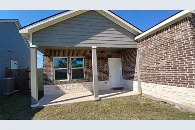 1704 E 10th Avenue, Corsicana, TX 75110 - Photo 2