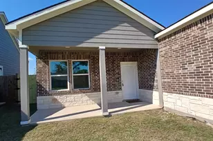1704 E 10th Ave, Corsicana, TX 75110 - Photo 2