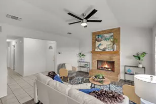 554 Briarcliff Dr, Garland, TX 75043 - Photo 2