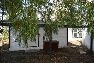 1613 Jones St, Greenville, TX 75401 - Photo 4