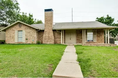 3801 Eugene Court N, Irving, TX 75062 - Photo 2
