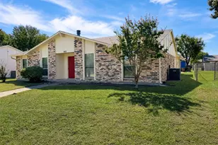 952 Lockhart Dr, Plano, TX 75023 - Photo 2