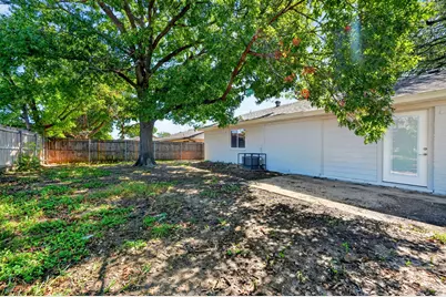 2127 Versailles Drive, Carrollton, TX 75007 - Photo 30