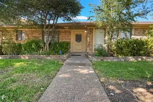 1911 E Branch Hollow Dr, Carrollton, TX 75007 - Photo 1