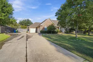 1909 Nancy Jane Cir, Garland, TX 75043 - Photo 32