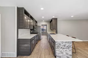 283 Somerset Cir, Bedford, TX 76022 - Photo 6