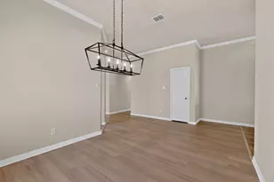 1305 Hearthstone Dr, Burleson, TX 76028 - Photo 12