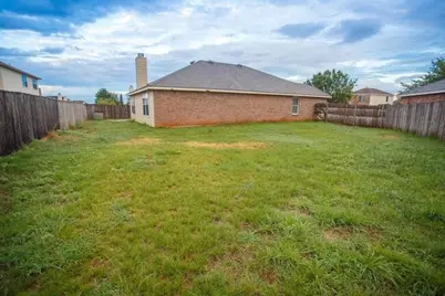 612 Pineview Lane, Fort Worth, TX 76140 - Photo 16