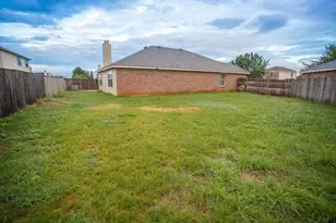 612 Pineview Ln, Fort Worth, TX 76140 - Photo 16