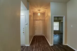 612 Pineview Ln, Fort Worth, TX 76140 - Photo 2