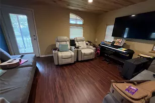 407 S Live Oak Ave, Hubbard, TX 76648 - Photo 8
