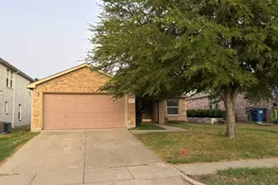 1645 Crown Point Dr, Little Elm, TX 75036 - Photo 1