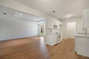 3723 Hulen Park Cir, Fort Worth, TX 76123 - Photo 10