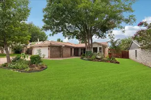 2604 Driskill Dr, Euless, TX 76039 - Photo 2
