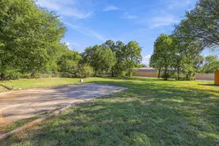 512 E Main St, Whitesboro, TX 76273 - Photo 34