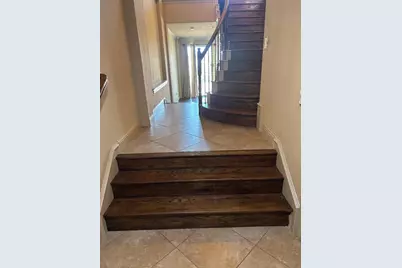 563 Rockingham Drive, Irving, TX 75063 - Photo 2