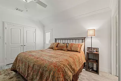 116 E 8th Street, Irving, TX 75060 - Photo 22