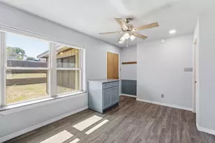 101 W Park St, Decatur, TX 76234 - Photo 12
