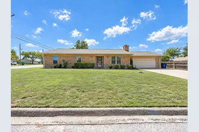 101 W Park Street, Decatur, TX 76234 - Photo 2