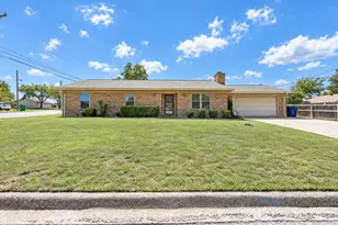 101 W Park St, Decatur, TX 76234 - Photo 2