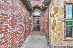 545 Wild Ivy Trail, Fort Worth, TX 76052 - Photo 2
