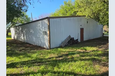 206 N Stadium Drive, Alvord, TX 76225 - Photo 10