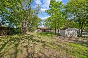 203 Evelyn St, DeSoto, TX 75115 - Photo 38