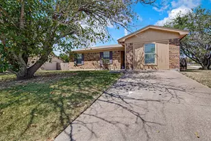 833 Springhill Dr, Burleson, TX 76028 - Photo 2