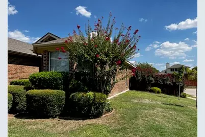 5000 Royal Burgess Drive, Fort Worth, TX 76135 - Photo 2