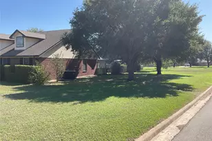 101 Edge Forest Dr, Elm Mott, TX 76640 - Photo 2
