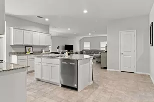 7933 Twin Frks Dr, Fort Worth, TX 76131 - Photo 4