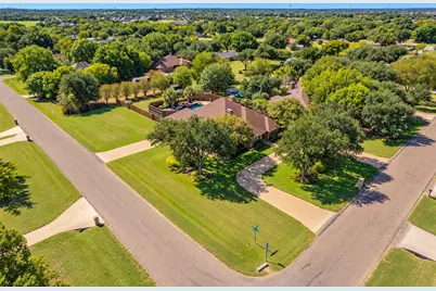 610 Shallow Creek Drive, Oak Leaf, TX 75154 - Photo 34