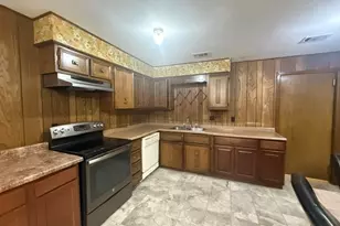 701 W 9th St, Clarksville, TX 75426 - Photo 2