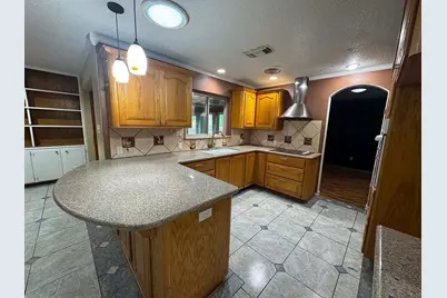 438 Southern Oaks Drive, Lake Jackson, TX 77566 - Photo 6